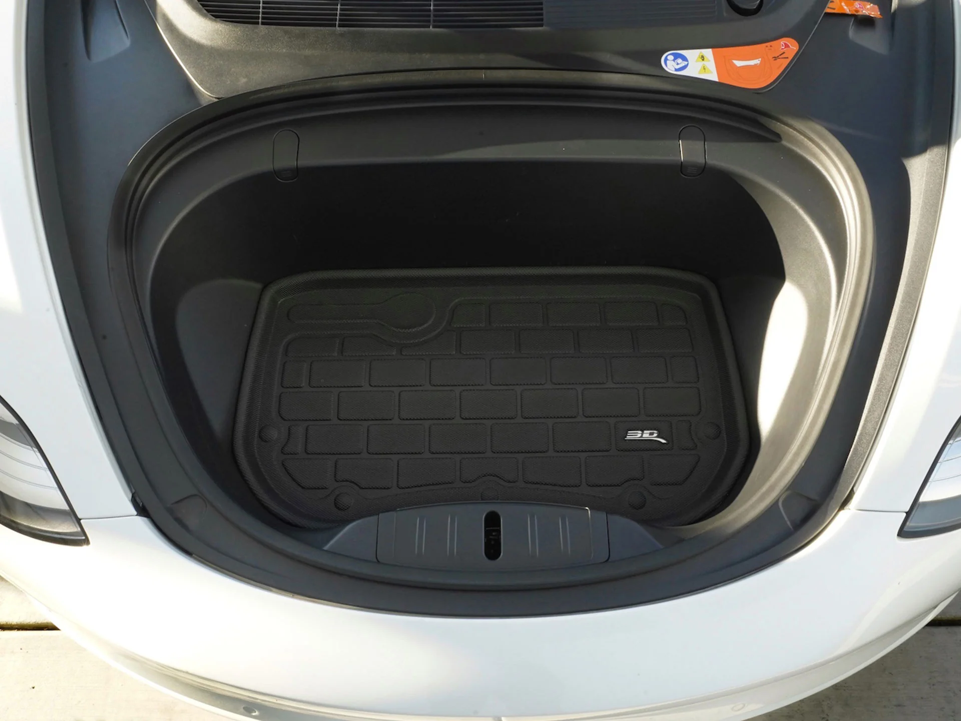 Tesla Model 3 Floor Mats and Liners by 3D MAXpider - Image 10