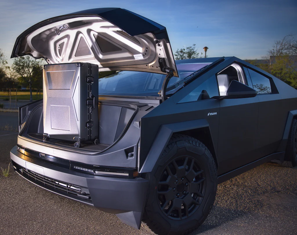 Cyber Suitcase: Tesla Cybertruck-inspired (USB, Large Capacity, Checked Bag) - Image 7