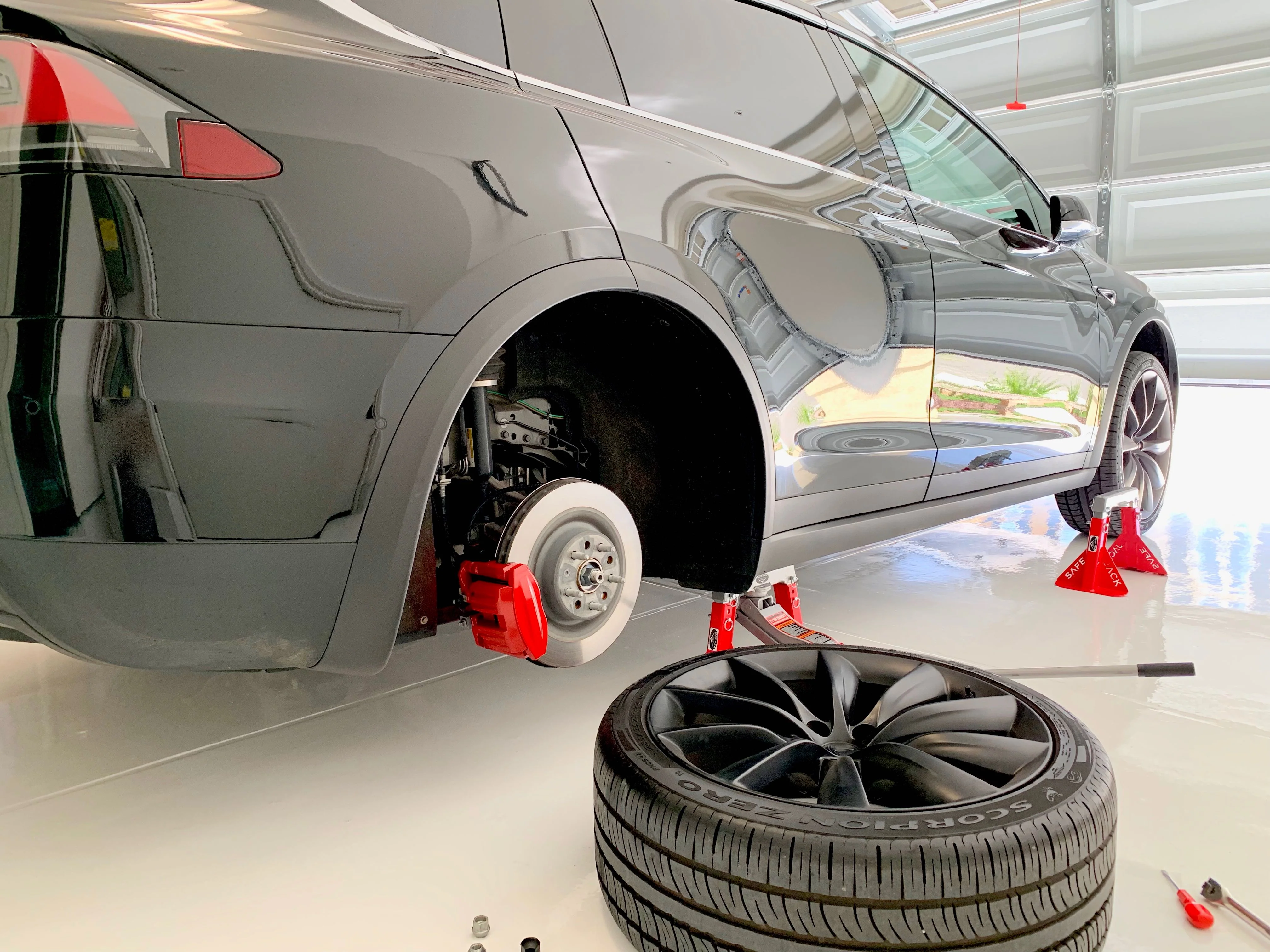 Racing Red Edition Tesla "Rennstand" for your Model S, 3, X, Y (Each) - Image 4