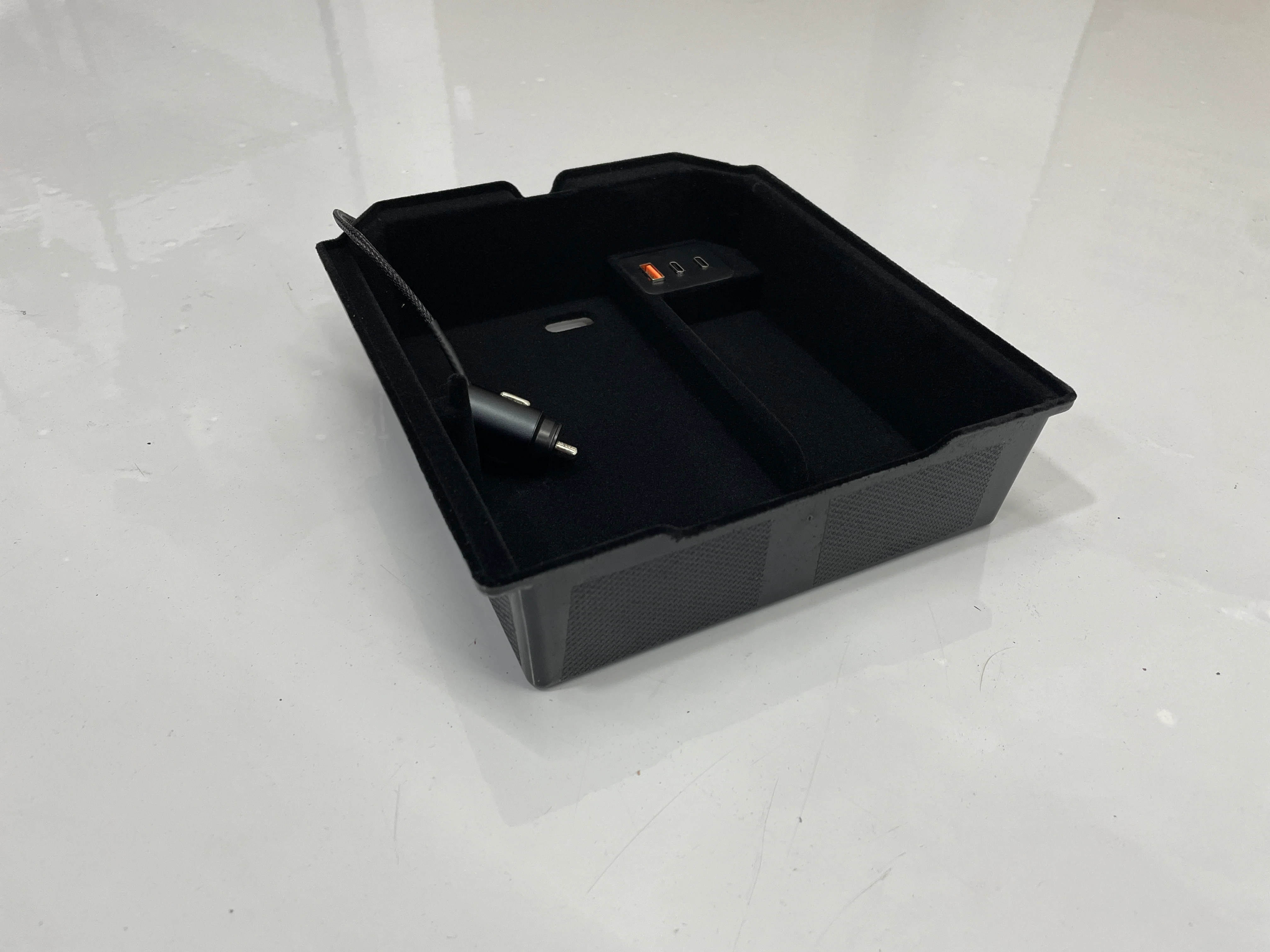 Tesla Model 3 Highland Center Console Tray With USB Charging Dock - Image 3