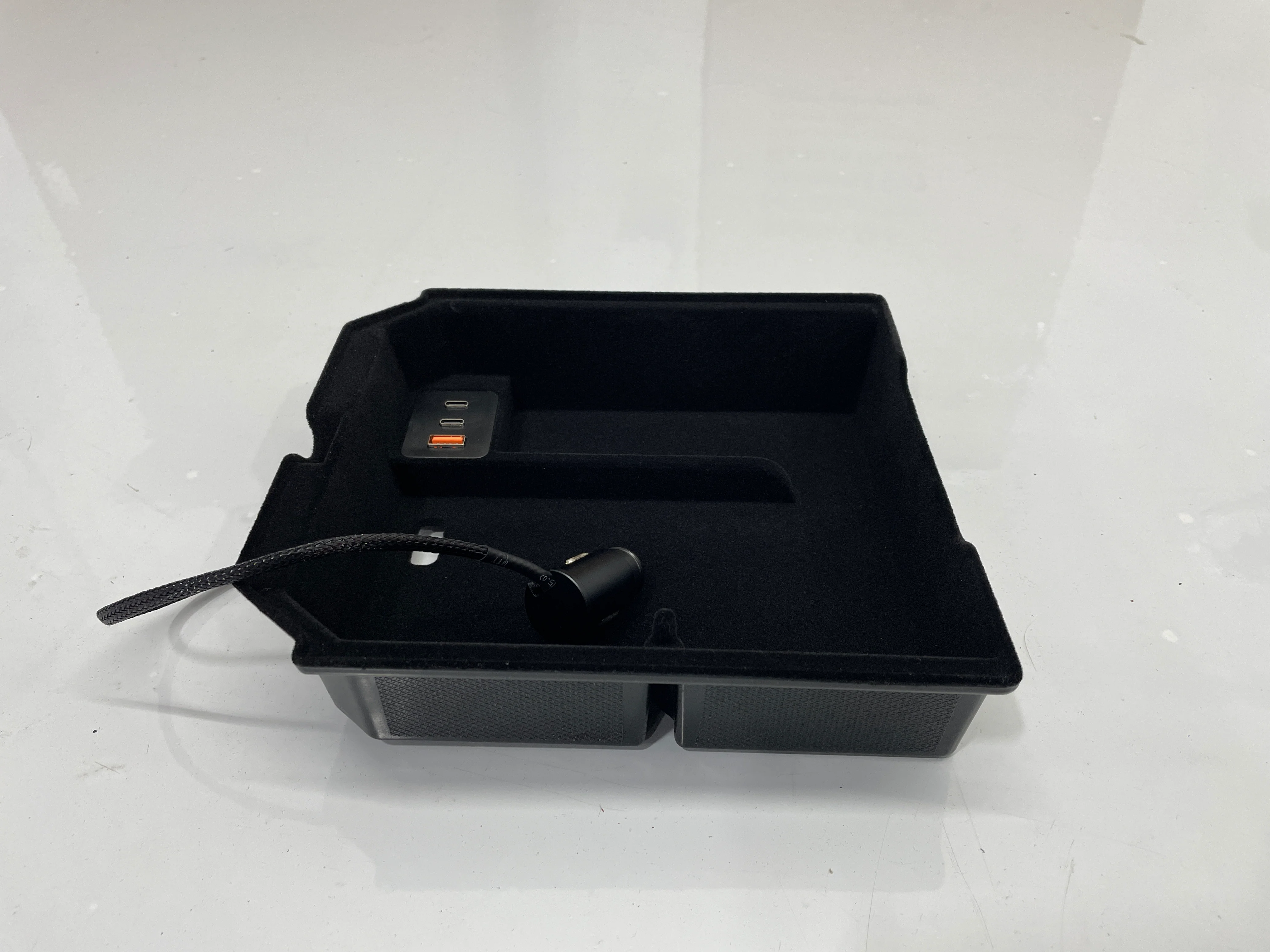 Tesla Model 3 Highland Center Console Tray With USB Charging Dock - Image 4