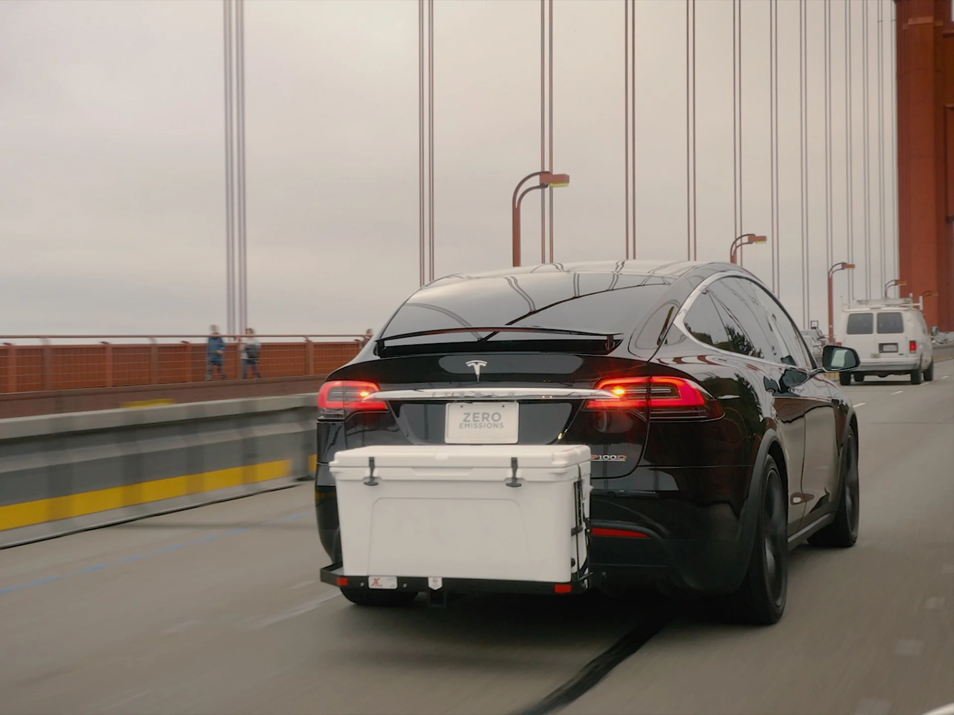Tesla Model X cargo carrier: Lightweight aluminum, easy stowaway - Image 5