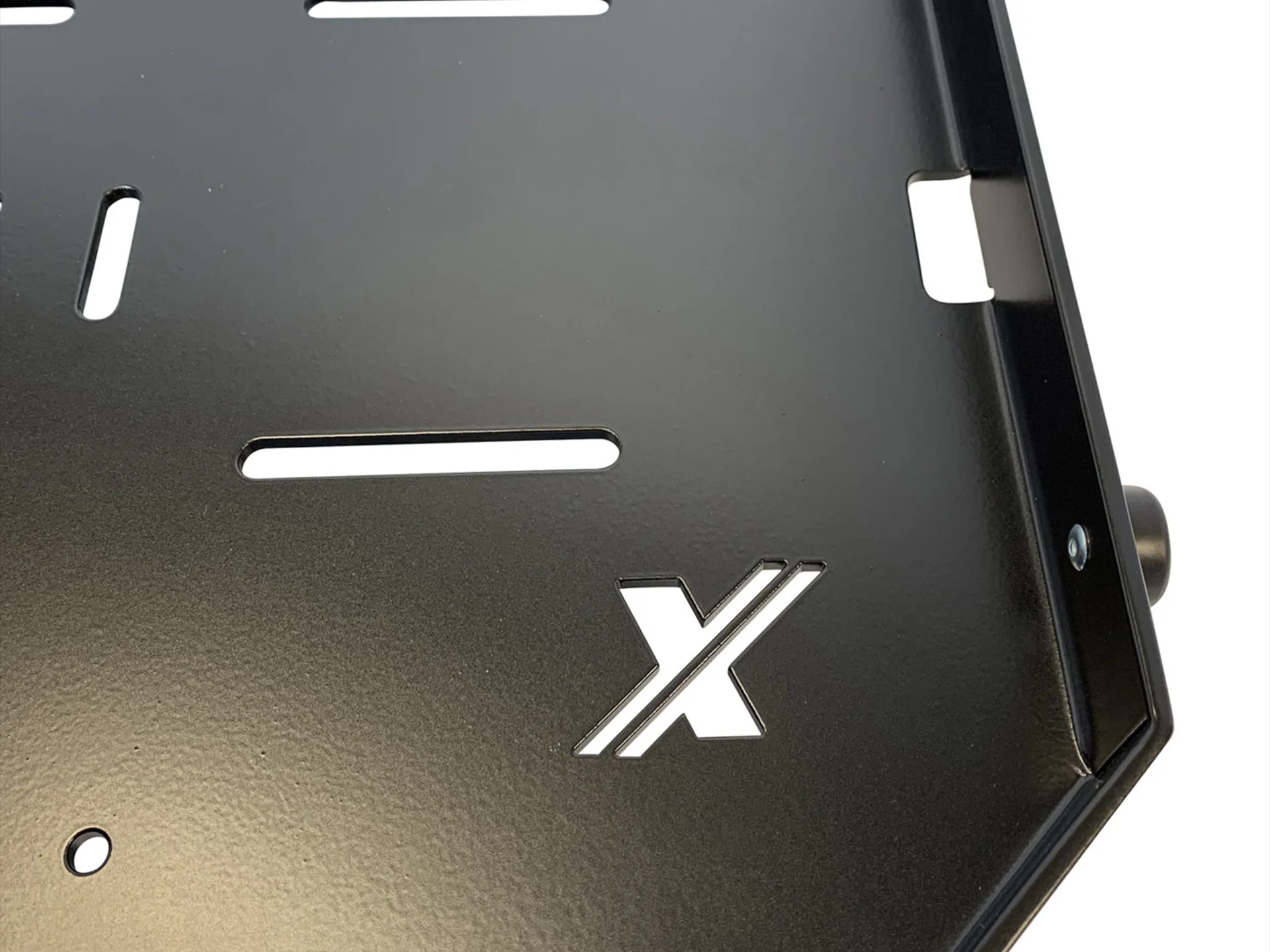 Tesla Model X cargo carrier: Lightweight aluminum, easy stowaway - Image 6