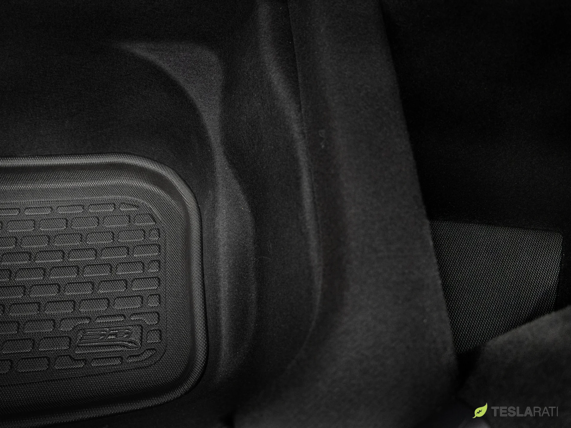 Tesla Model Y All-Weather 3D MAXpider Floor Mats and Liners - Image 19