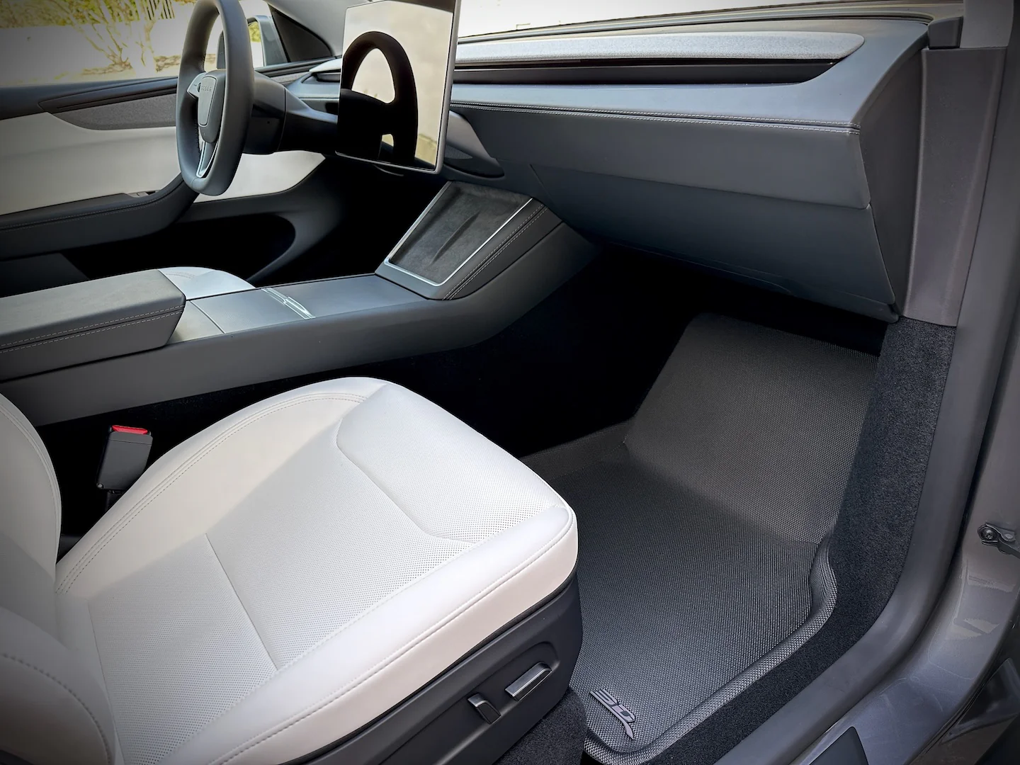 Tesla Model Y All-Weather 3D MAXpider Floor Mats and Liners - Image 4