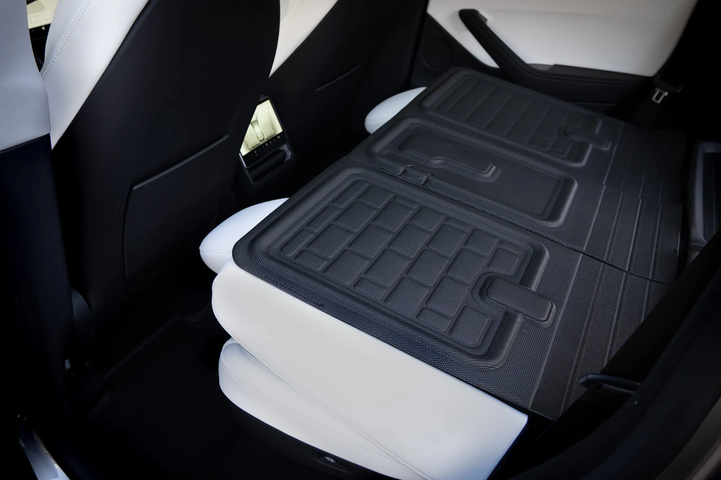 Tesla Model Y All-Weather 3D MAXpider Floor Mats and Liners - Image 8