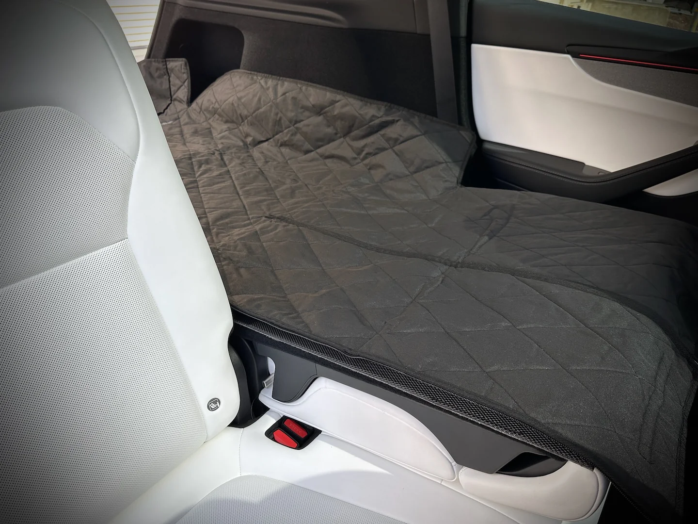 Tesla Model Y Pet Cover Rear Cargo Liner (Full Seatback Coverage) - Image 5